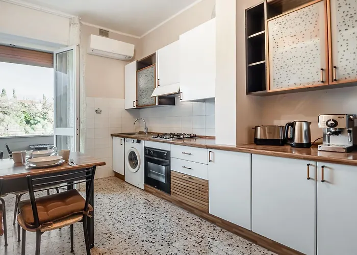 Apartment Sailing Ships Cozy Flat X5 With Balcony La Spezia